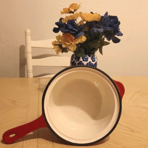 Red Cast Iron Pot & Dish Bundle with Basting Brush - Picture 4 of 6